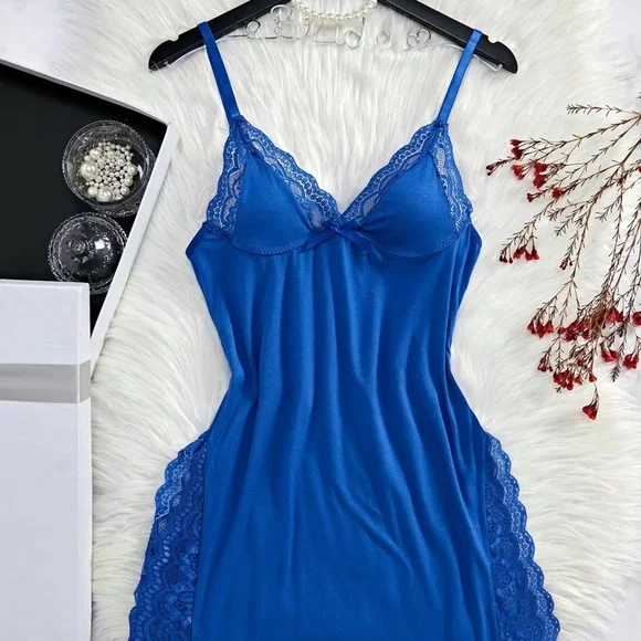 Blue Lace Night Gown - Picture 5 of 6